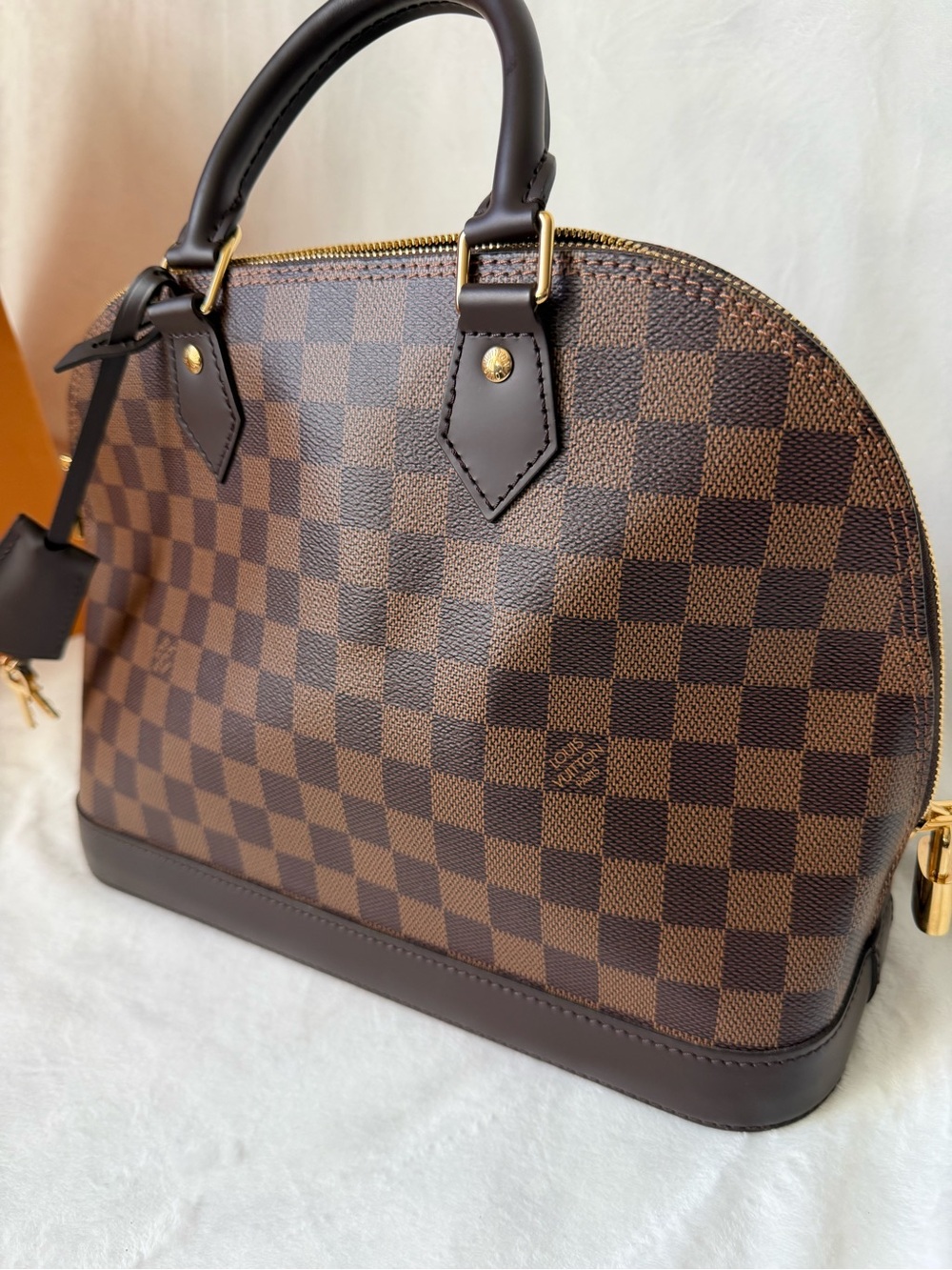 Louis Vuitton Alma PM in Damier Ebene - Picture 2 of 15